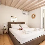 Whitelist Maisonette I And Ii In 아파트 *